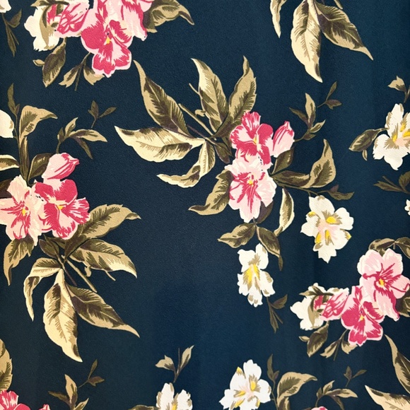 RAYON CREPE FLORAL PRINT PENCIL SKIRT - Picture 3 of 3